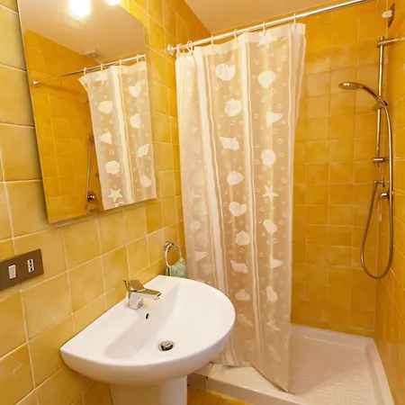 Liza 5 Villa Albarella Island